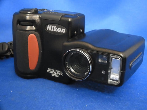 Nikon Compact Digital Camera #3919 Coolpix 950 1999
