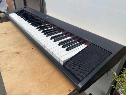 Yamaha Keyboard Electronic Piano Np-11 Piaggero