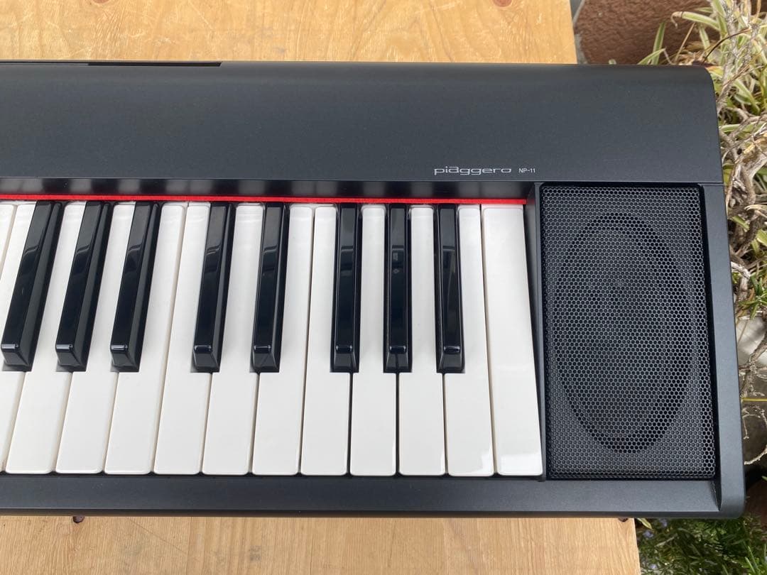 Yamaha Keyboard Electronic Piano Np-11 Piaggero