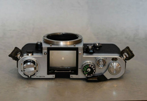 Nikon Slr Camera (Film) F