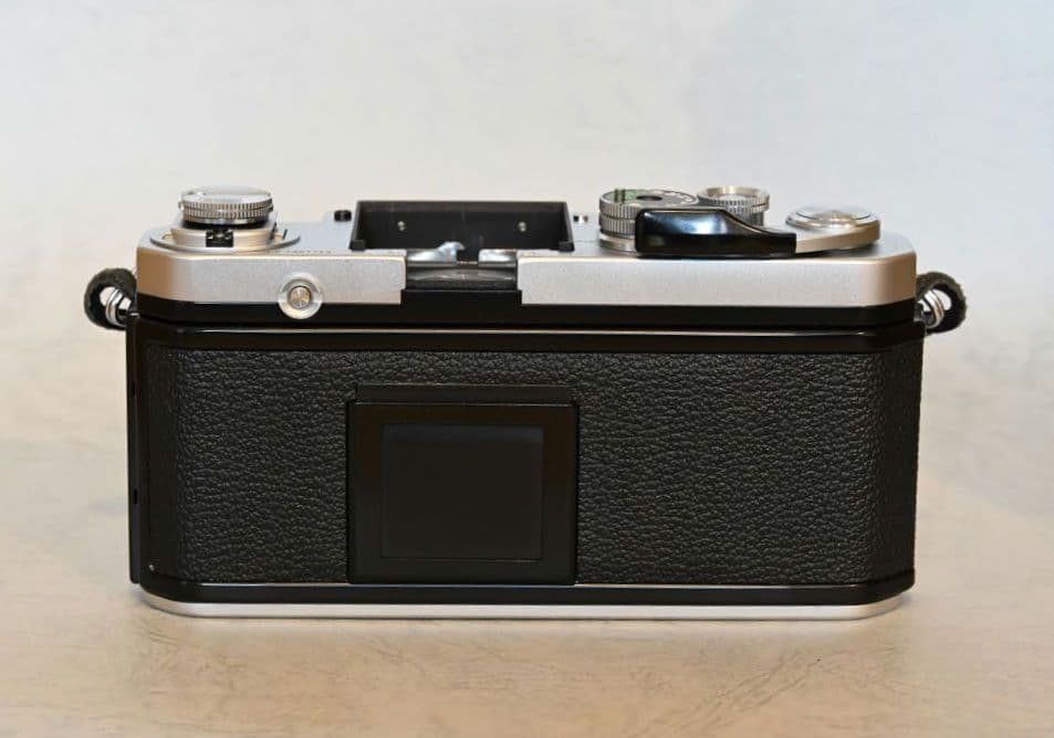 Nikon Slr Camera (Film) F