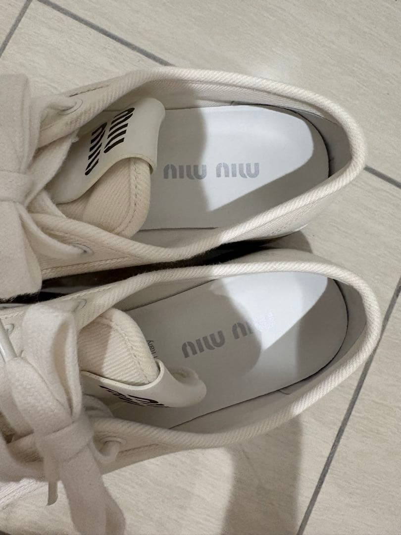 Miu Sneakers