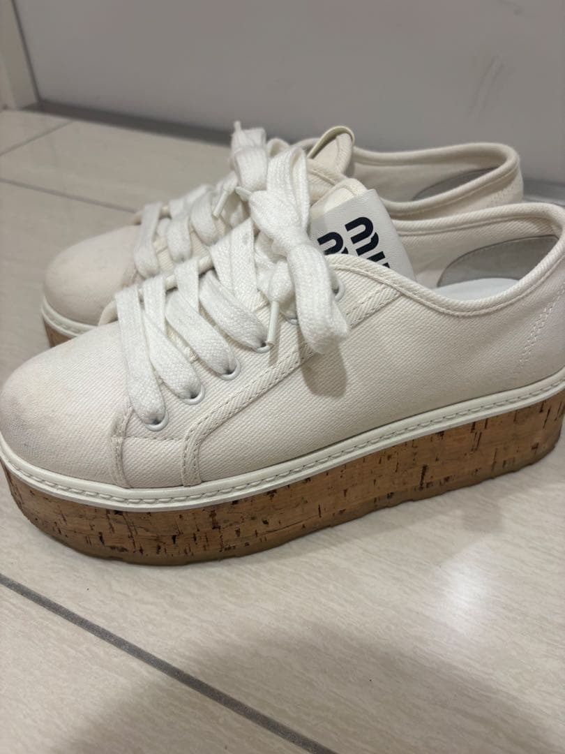 Miu Sneakers