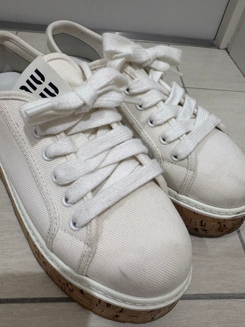 Miu Sneakers