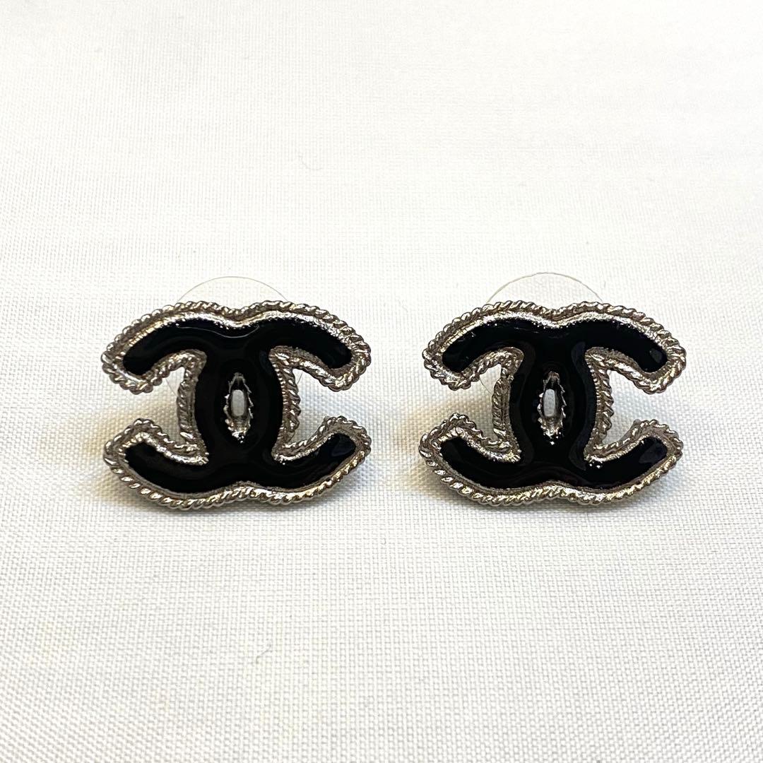 Chanel Earrings (Pairs) B13S