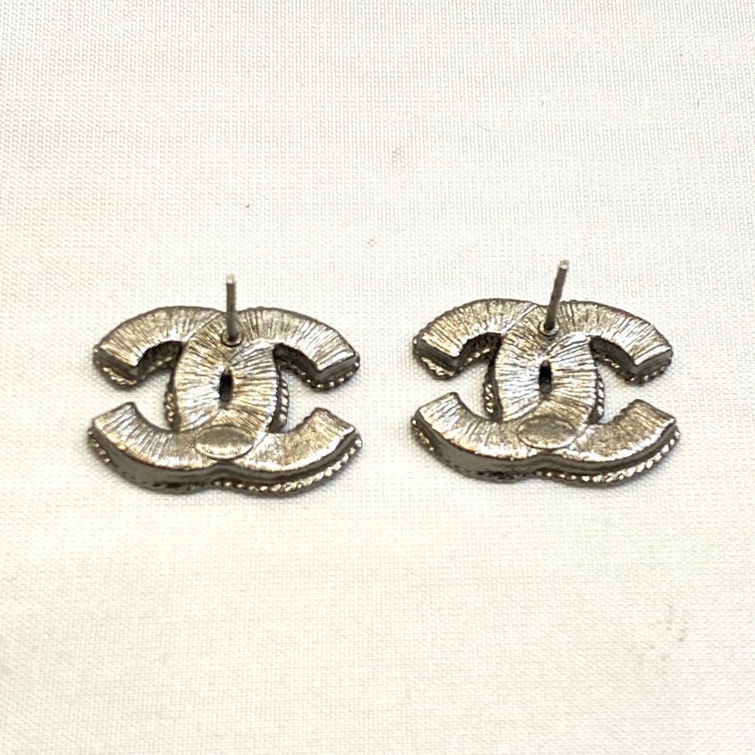 Chanel Earrings (Pairs) B13S