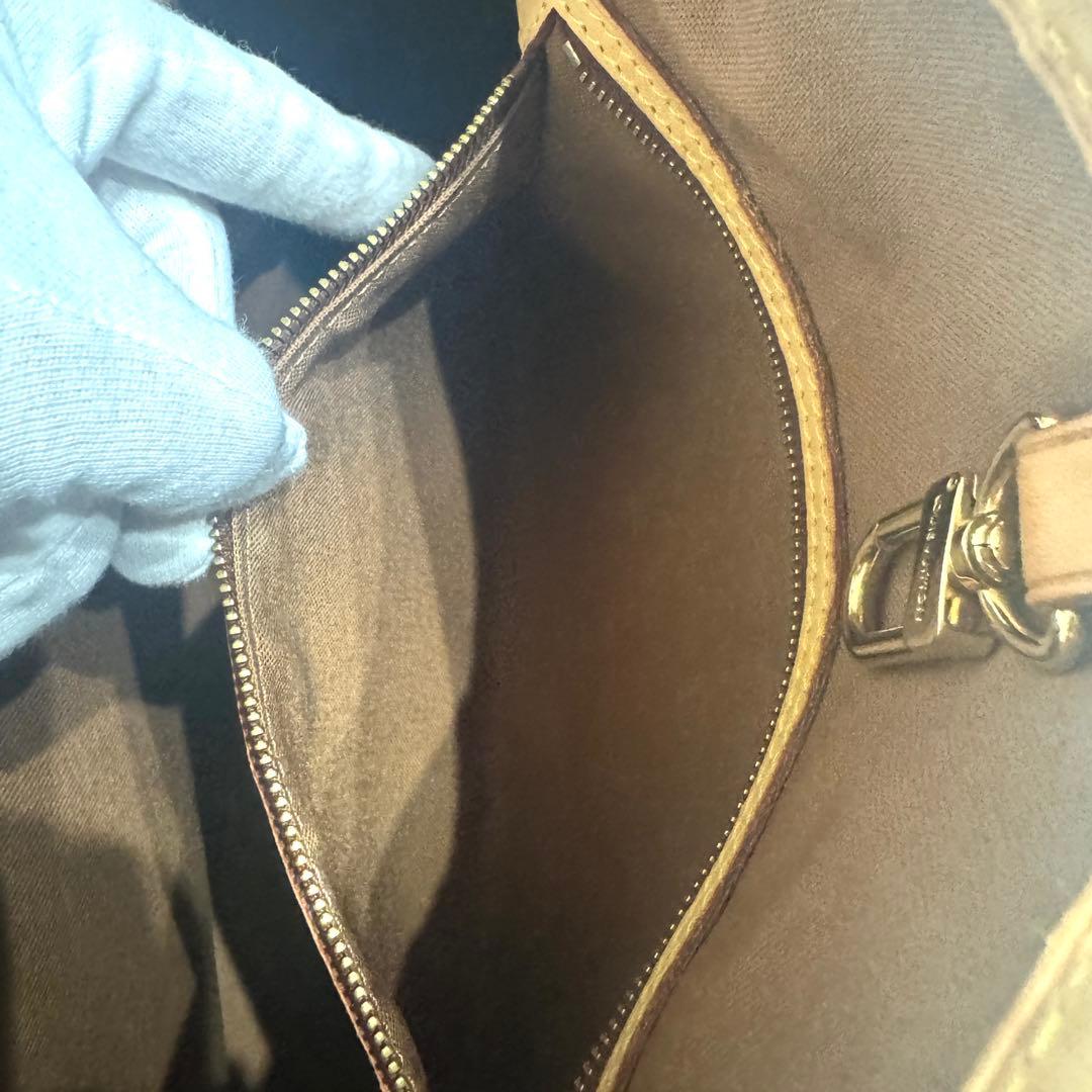 Louis Vuitton Tote Bags M51154