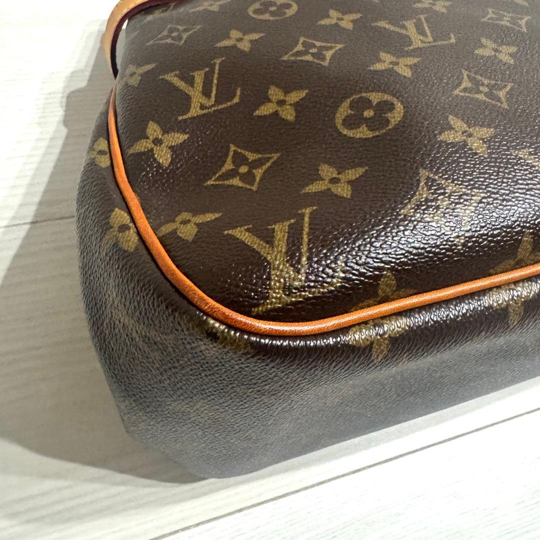 Louis Vuitton Tote Bags M51154