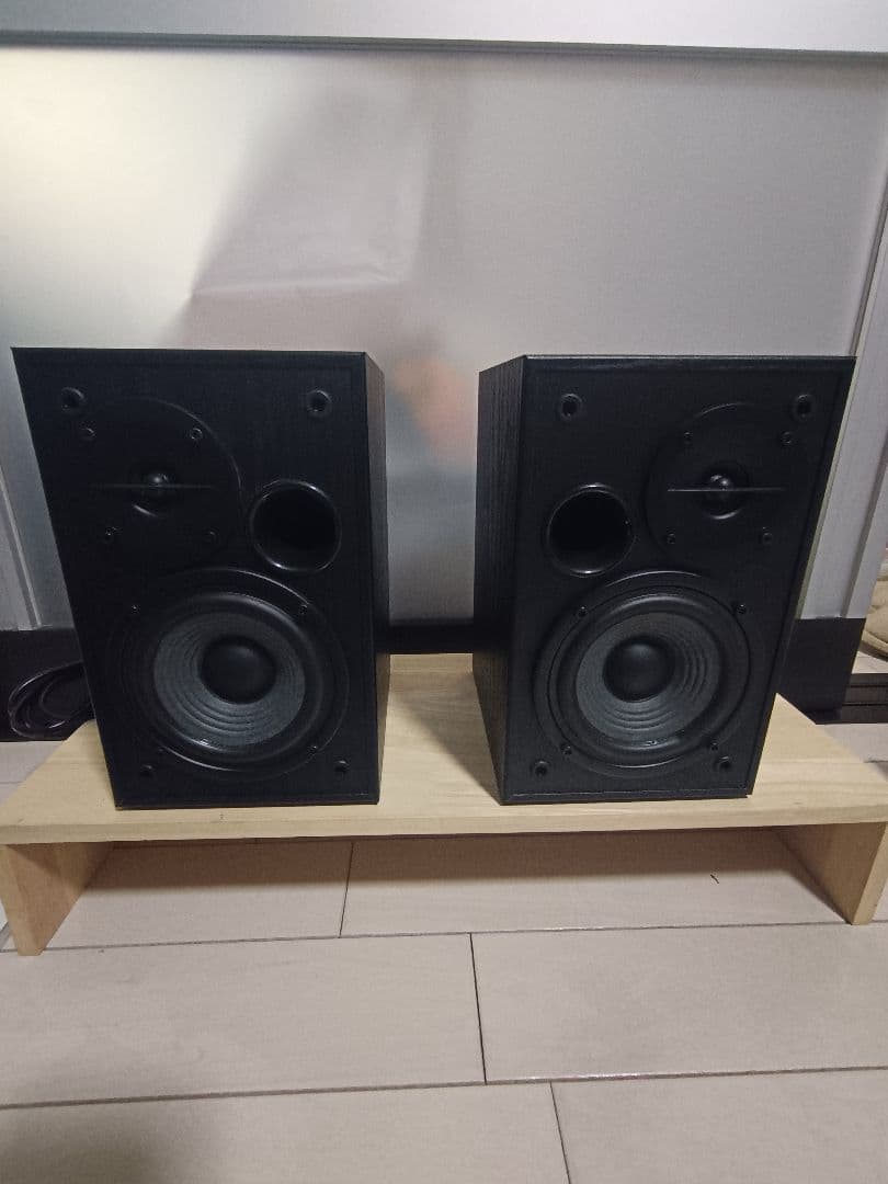 Edifier Speaker R1100