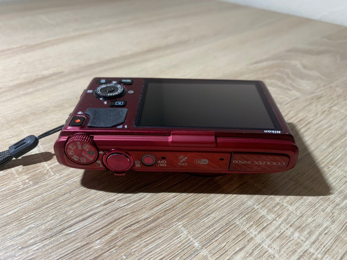 Compact Digital Camera 9953 Nikon Coolpix S9500