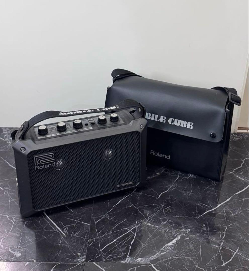 Guitar Amplifiers Roland Mobile Cube