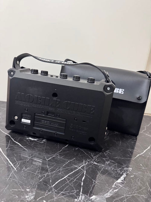 Guitar Amplifiers Roland Mobile Cube