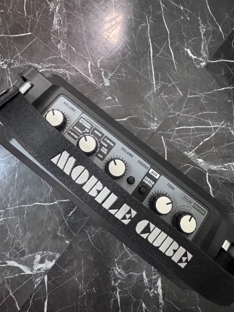 Guitar Amplifiers Roland Mobile Cube