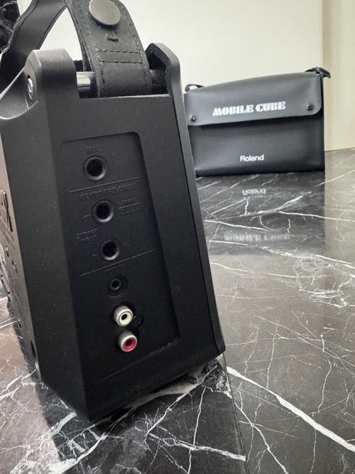 Guitar Amplifiers Roland Mobile Cube