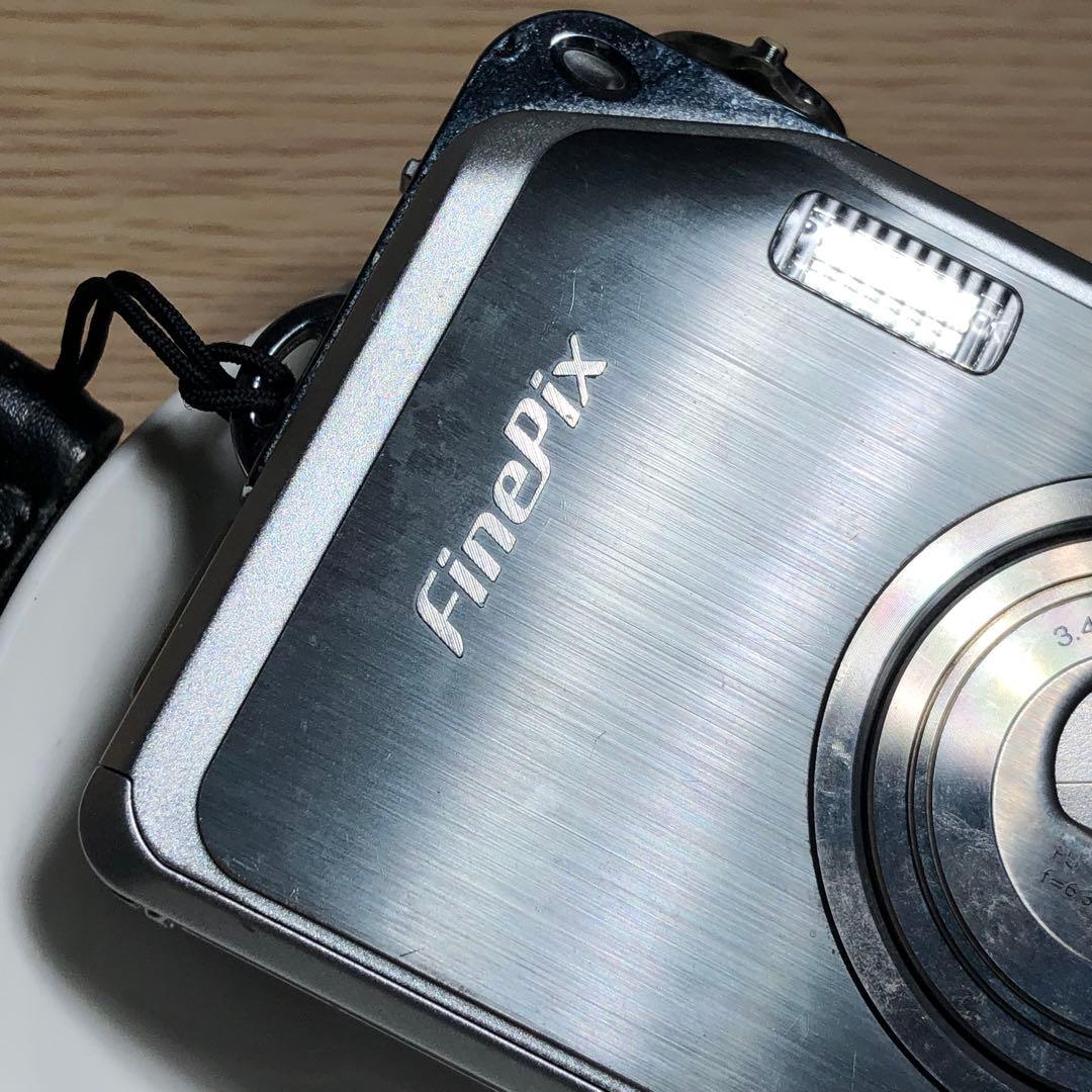 Appareils photo numériques compacts Fujifilm Finepix V10
