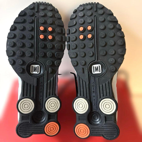 Nike Sneakers Shox R4 (23.5Cm)