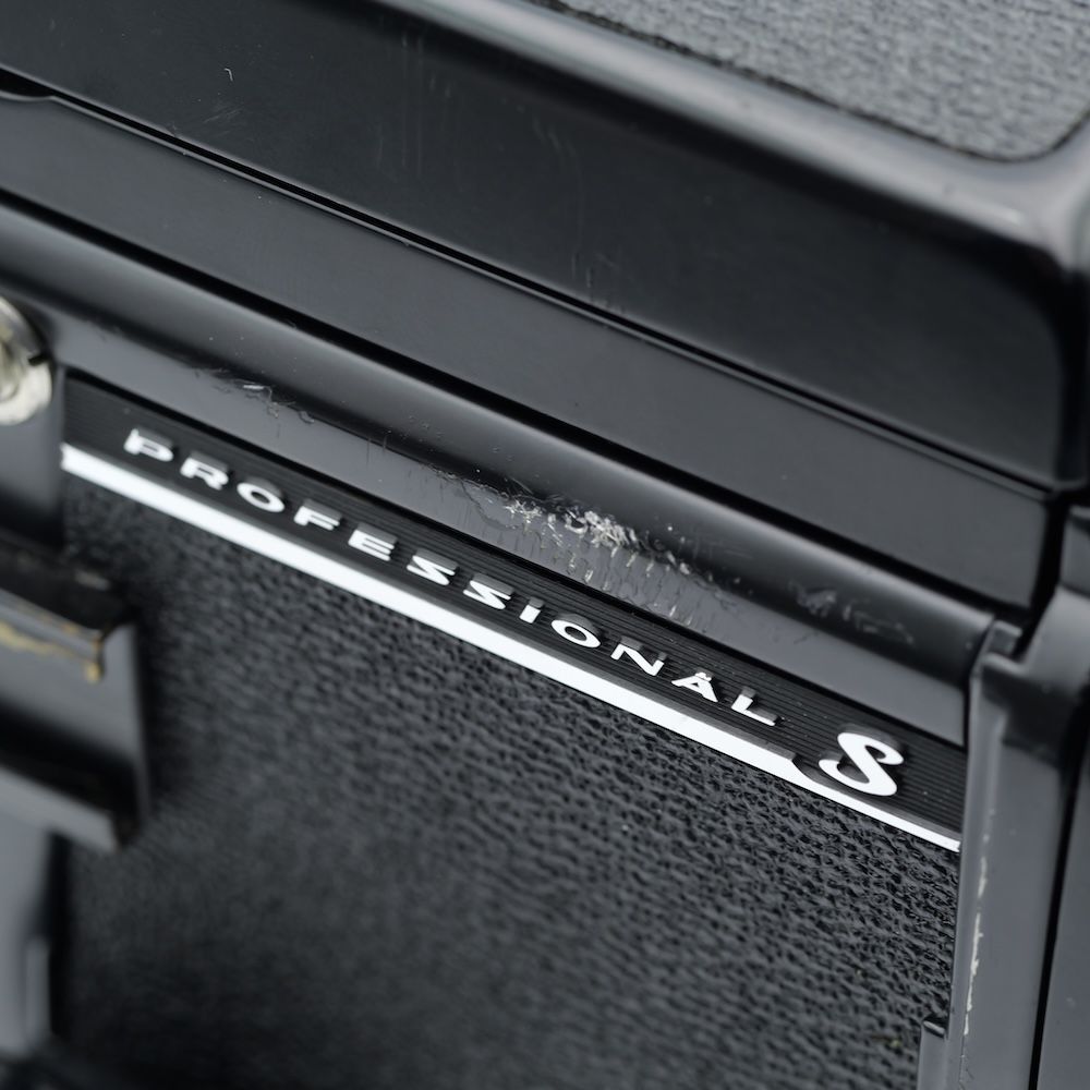 Mamiya Large -Size Medium Format Camera (Film) Rb67 Pros