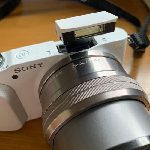 Sony Mirrorless Interchangeable Lens Cameras E 16-50Mm