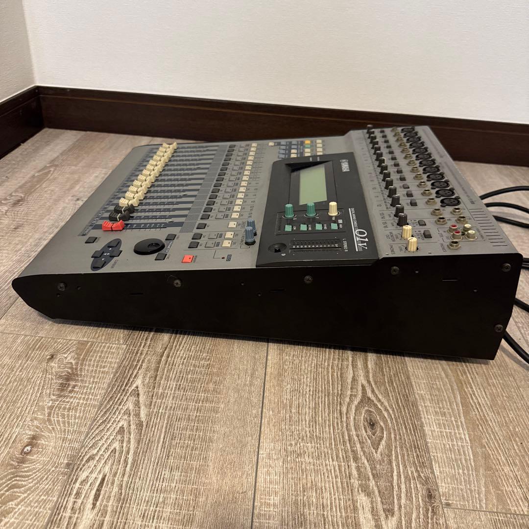 Yamaha Digital Mixers 01V