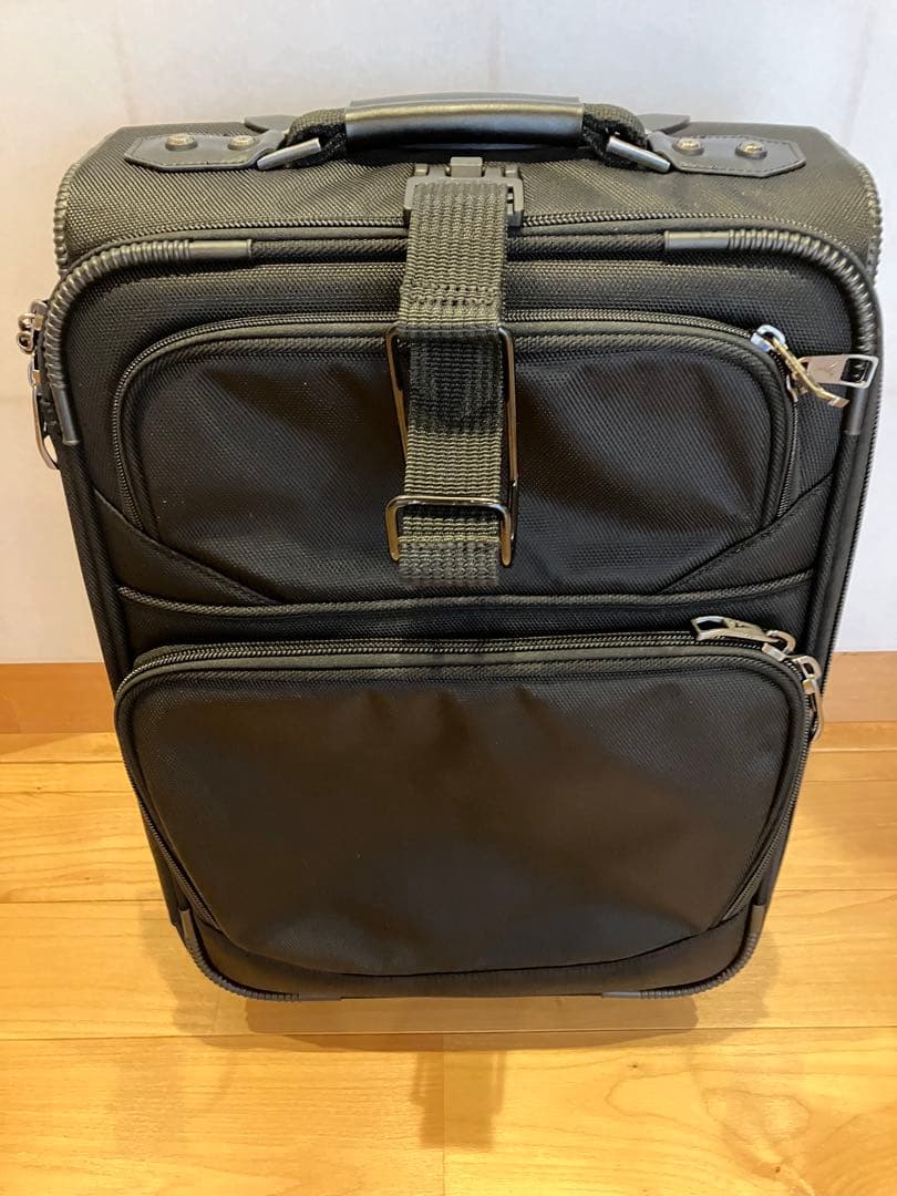 Suitcases Travelpro Flightcrew 5 Slim Expandable