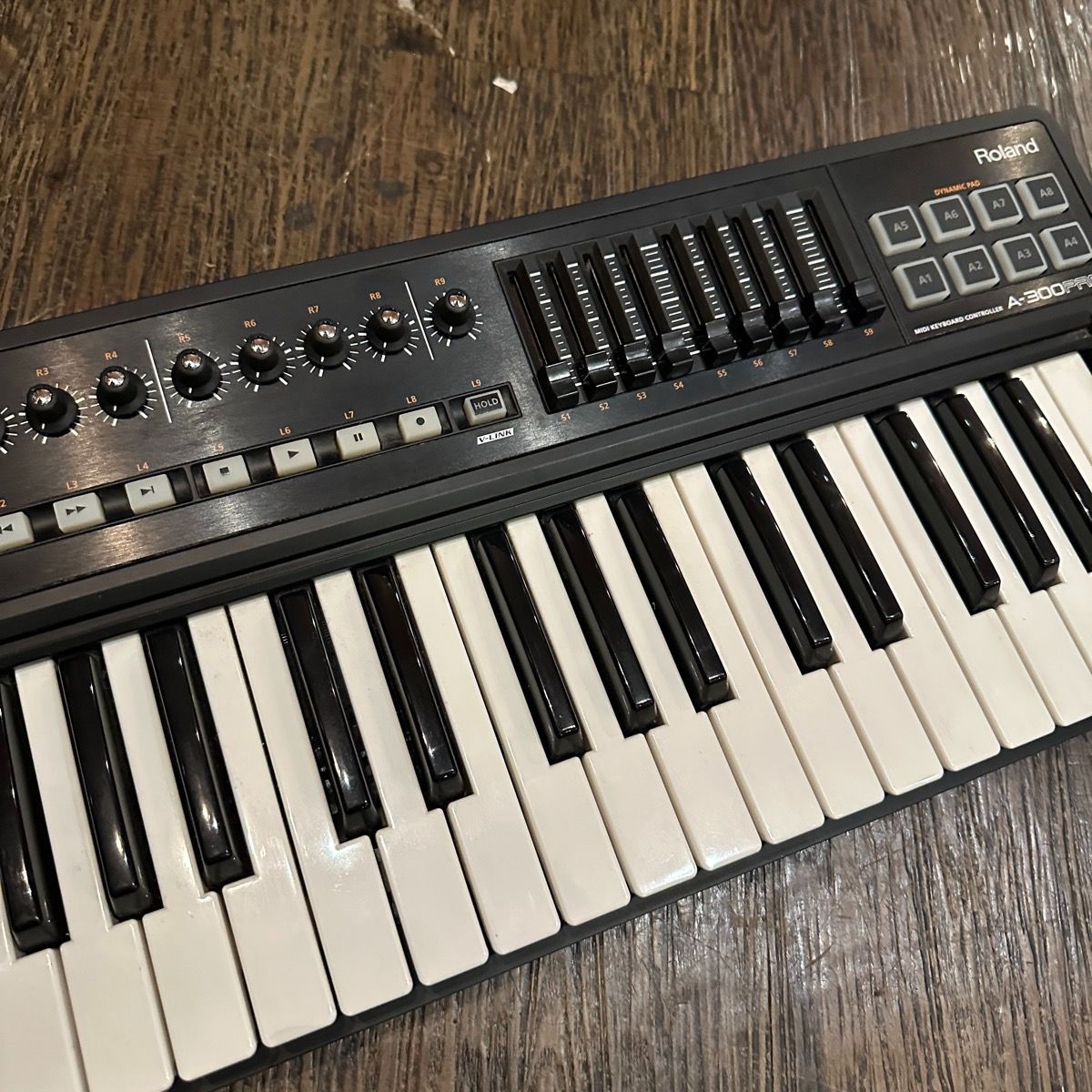 Roland Midi Keyboard Pad A-300Pro