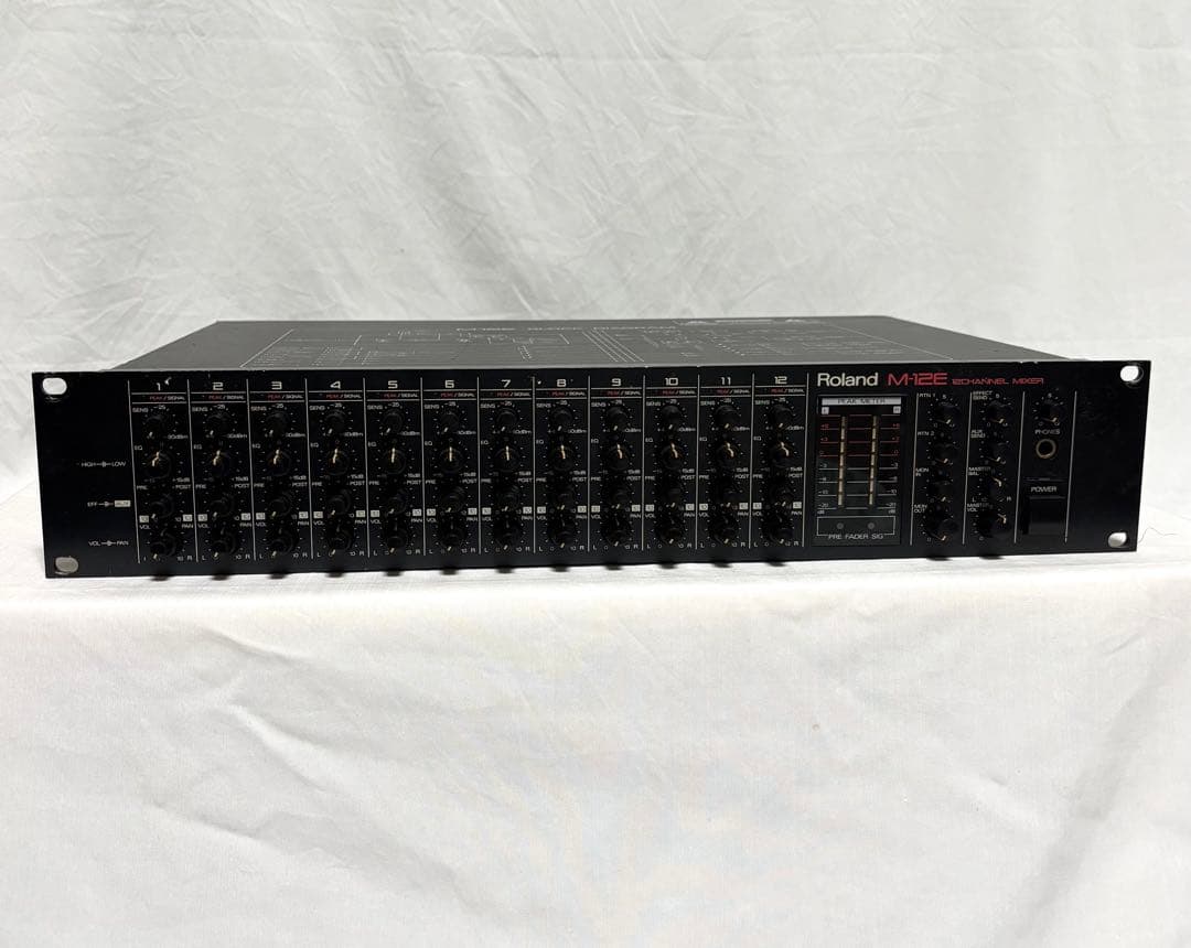 Roland Analog Mixer 12Ch M-12E