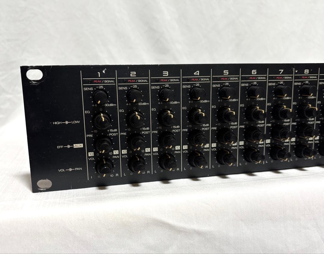 Roland Analog Mixer 12Ch M-12E
