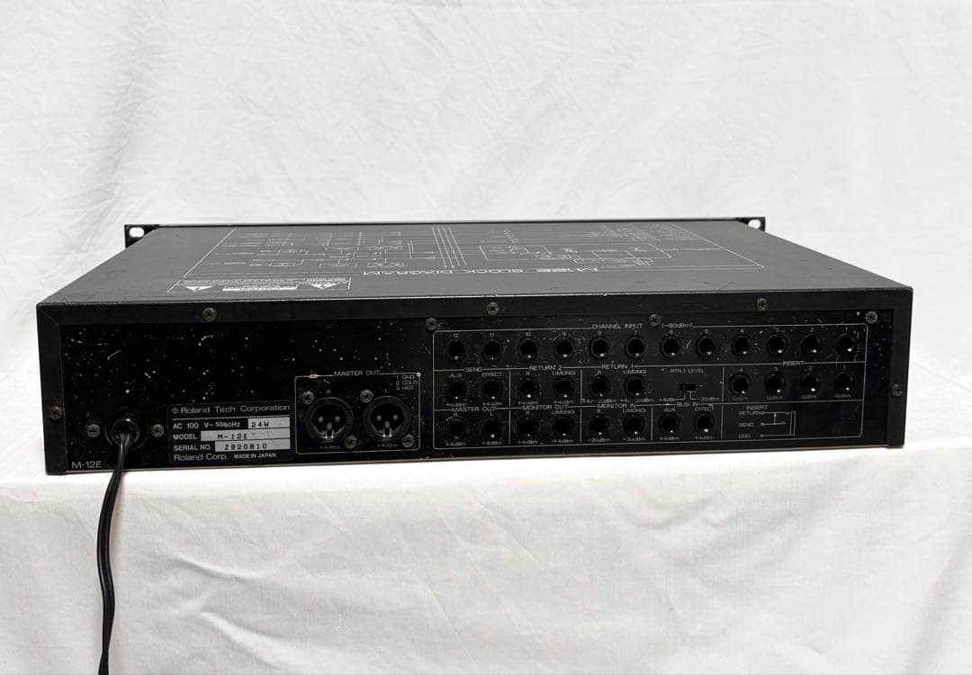 Roland Analog Mixer 12Ch M-12E