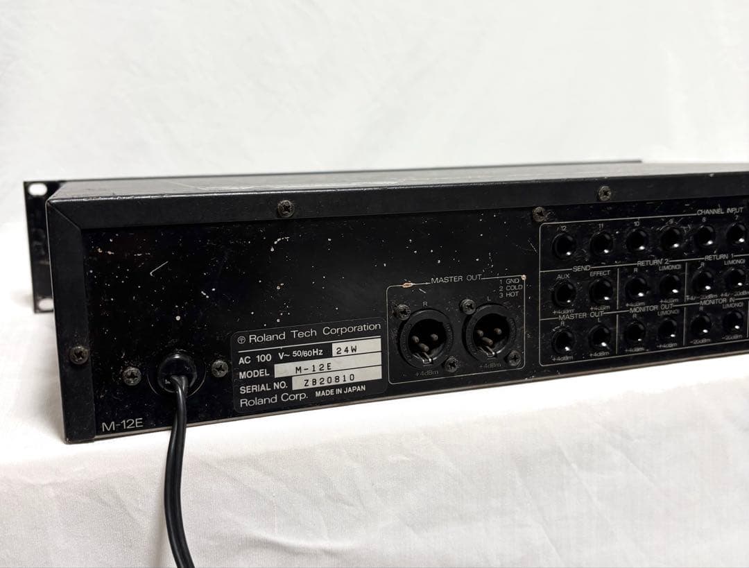 Roland Analog Mixer 12Ch M-12E