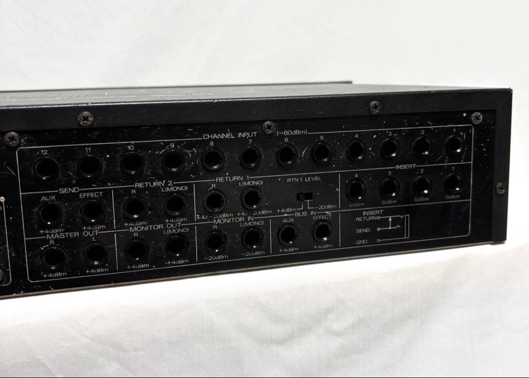 Roland Analog Mixer 12Ch M-12E