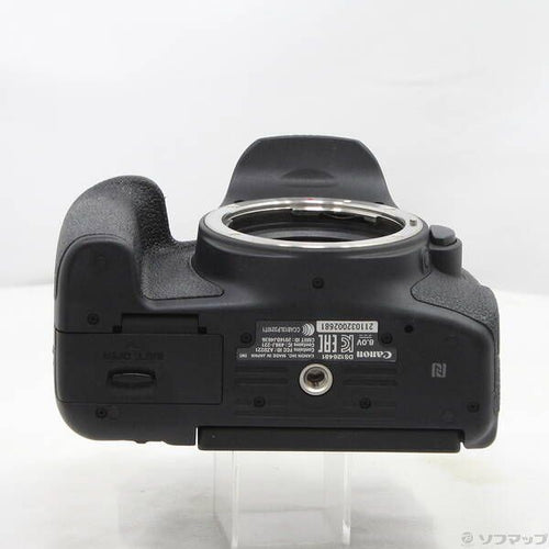 Canon Digital Slr Eos 8000D Ef-S18-135 Is Stm (2420 Sdxc) 344