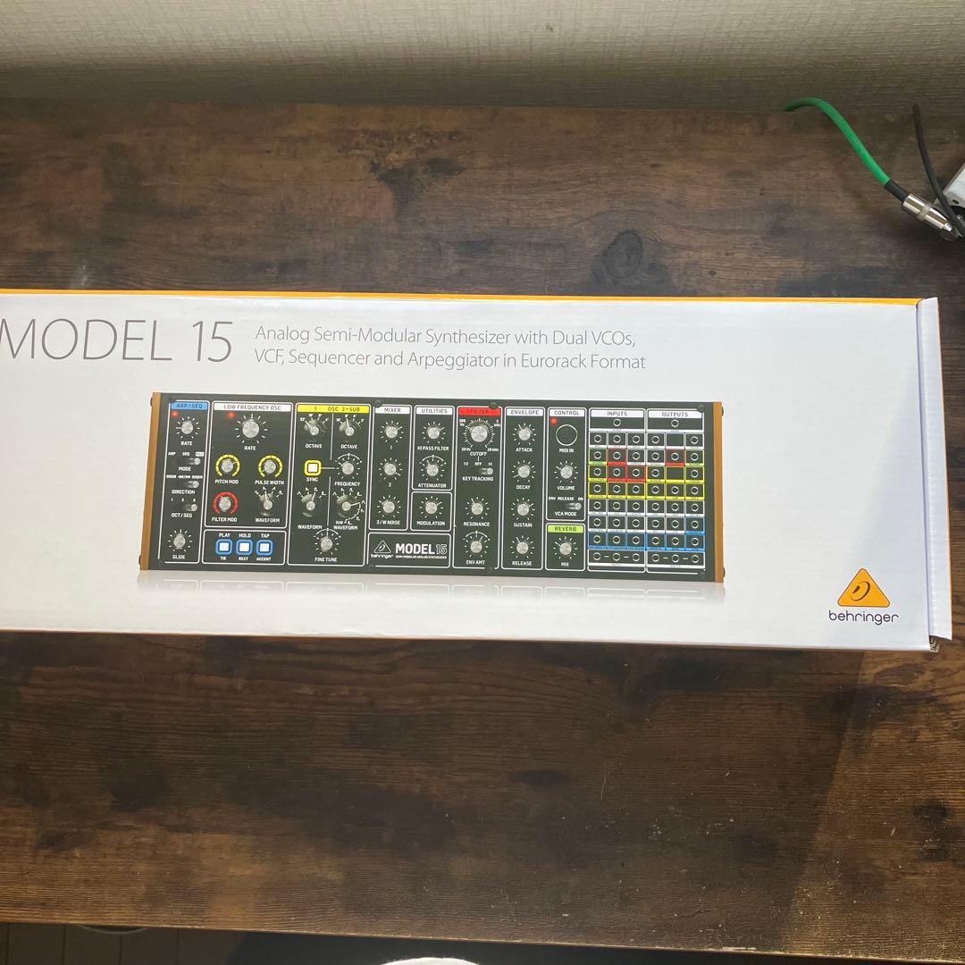 Analog Synthesizers Behringer Model 15