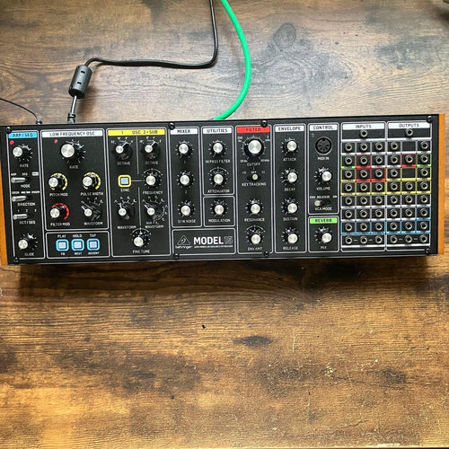 Analog Synthesizers Behringer Model 15