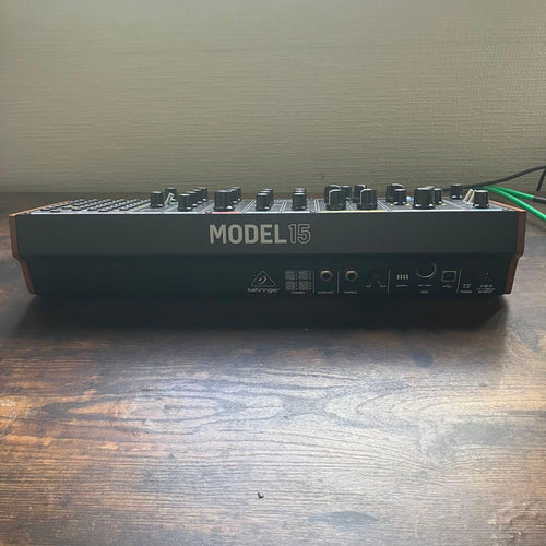 Analog Synthesizers Behringer Model 15