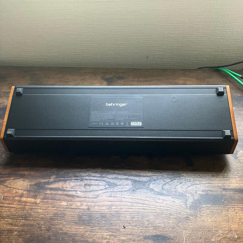 Analog Synthesizers Behringer Model 15