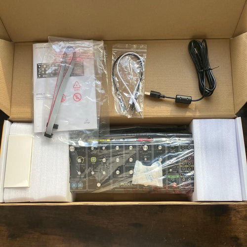 Analog Synthesizers Behringer Model 15