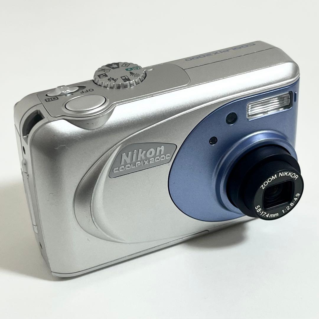 Nikon Compact Digital Camera Coolpix 2000
