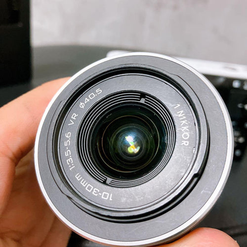 Nikon Mirrorless Interchangeable Lips 1 J1