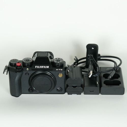 Fujifilm Mirrorless Interchangeable Lips 5,270 X-T5 X
