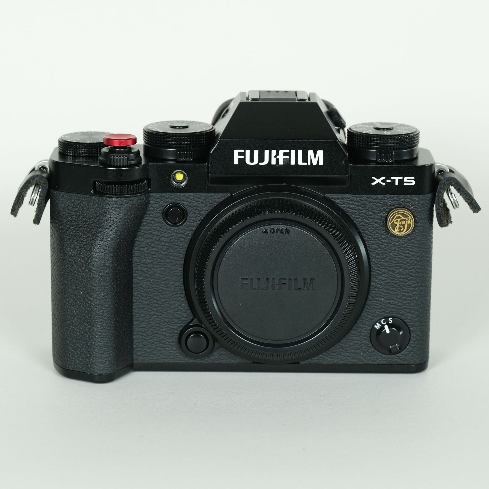 Fujifilm Mirrorless Interchangeable Lips 5,270 X-T5 X