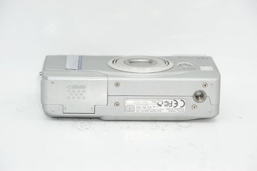 Compact Digital Cameras Fujifilm Finepix F700