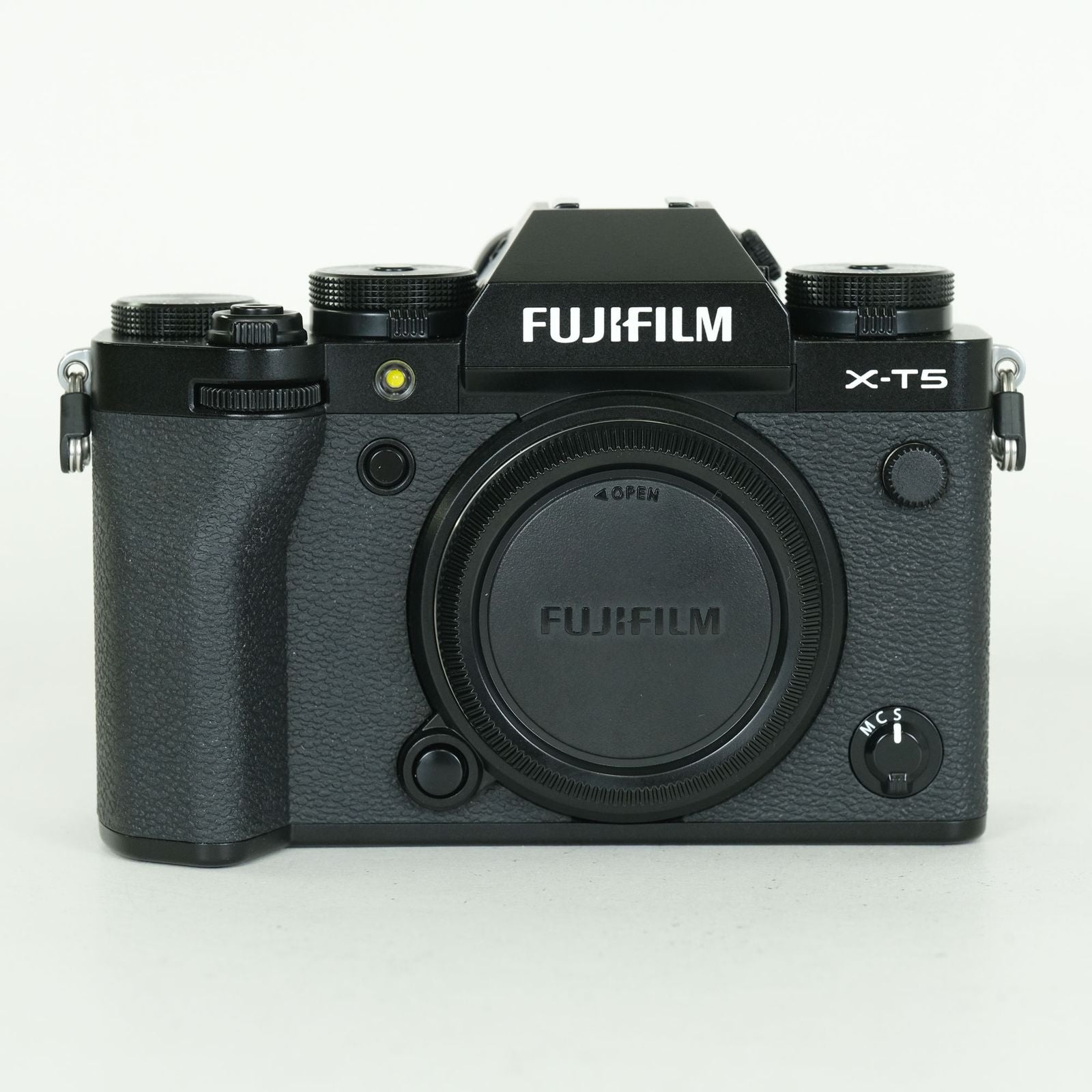 Fujifilm Mirrorless Interchangeable Lips 3,537 X-T5 X