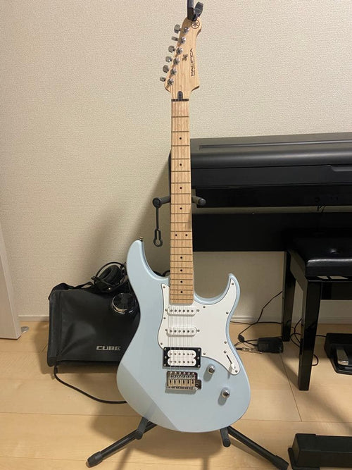 Electric Guitars Pacifica