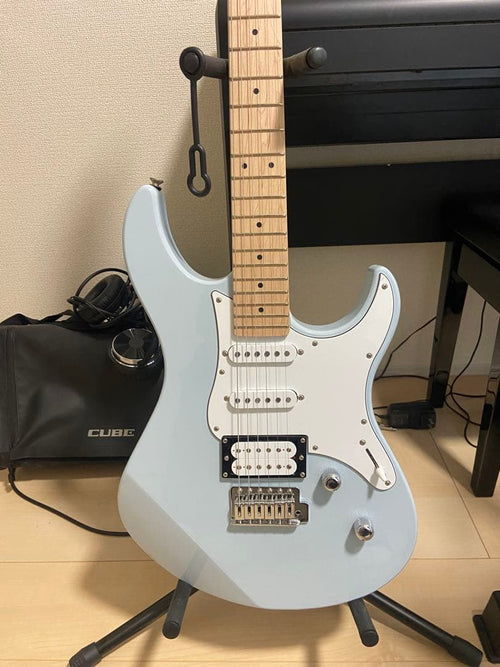 Electric Guitars Pacifica