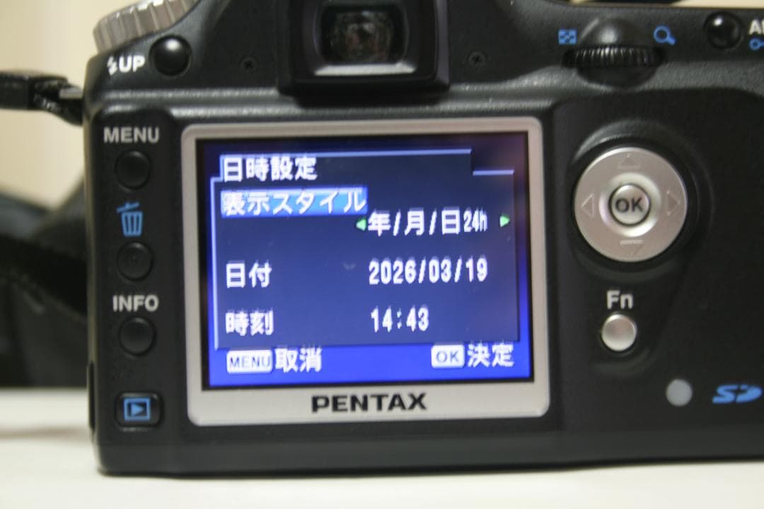 Pentax Digital Slrs Istdl2+Smcpenaxda18-55 D9