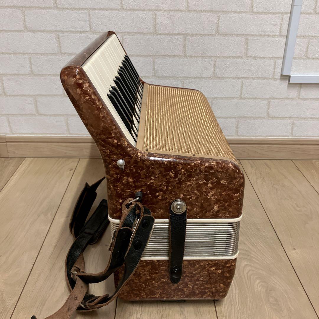 Yamaha Accordions 30