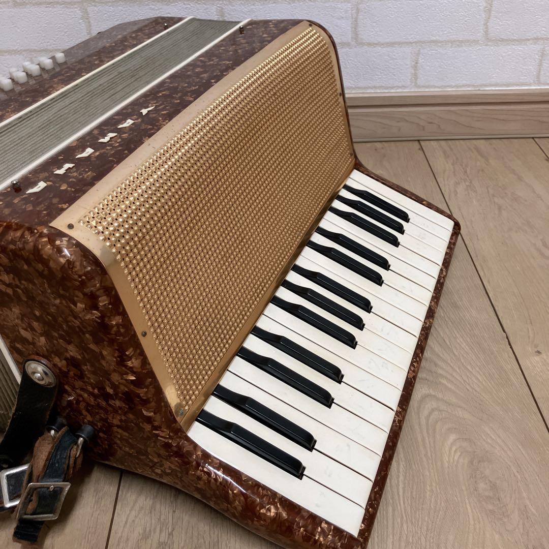 Yamaha Accordions 30