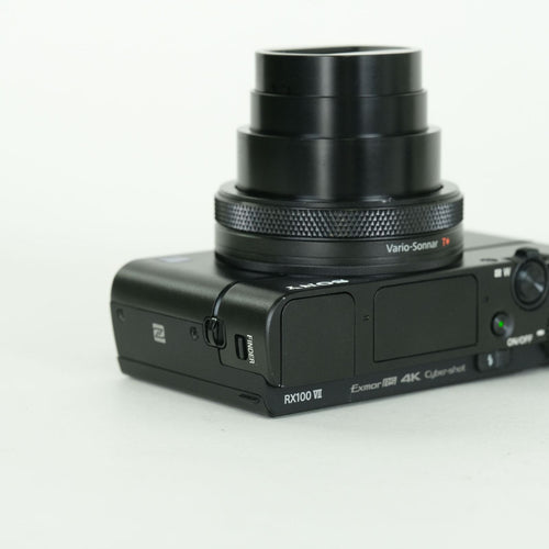 Sony Compact Digital Camera 2 Cyber-Shot Dsc-Rx100M7