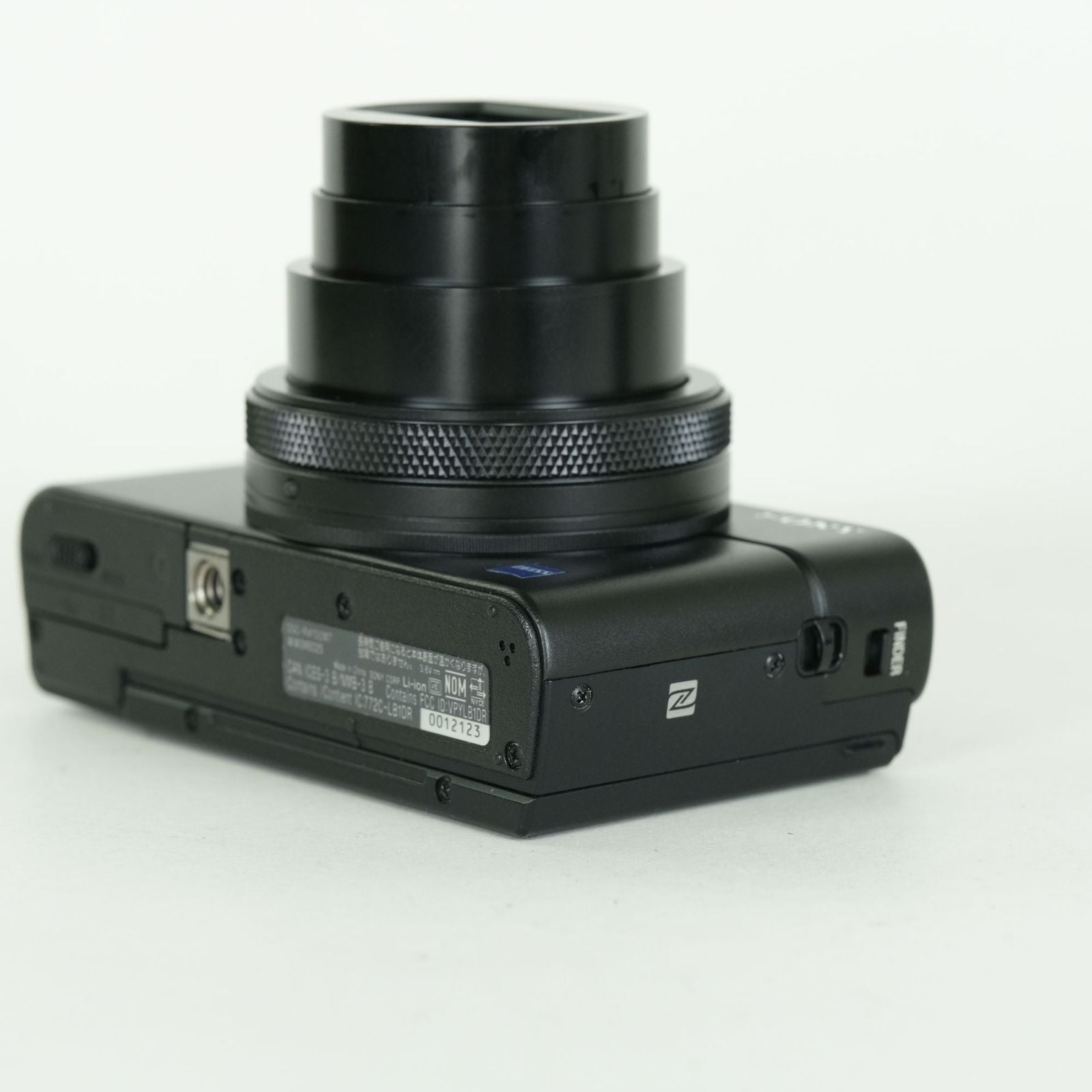 Sony Compact Digital Camera 2 Cyber-Shot Dsc-Rx100M7