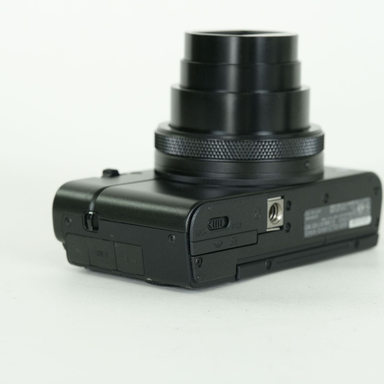 Sony Compact Digital Camera 2 Cyber-Shot Dsc-Rx100M7